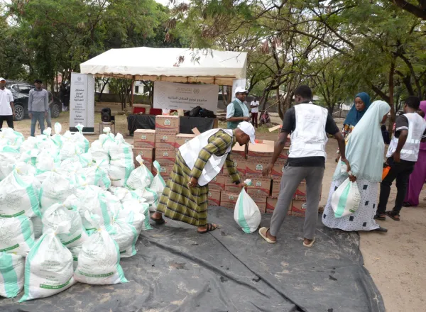 Dans le cadre de sa mission visant à alléger les difficultés de la vie des pauvres et des nécessiteux en Afrique :