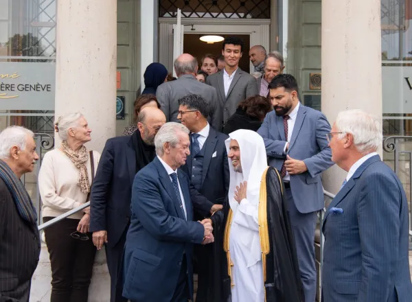 تلبيةً لدعوة من مراكز فكرٍ عالميّة ومنظمات دوليّة:  د.العيسى يحاضِر في المنتدى السويسري للسياسة الدولية ونادي44 للدراسات الفكرية