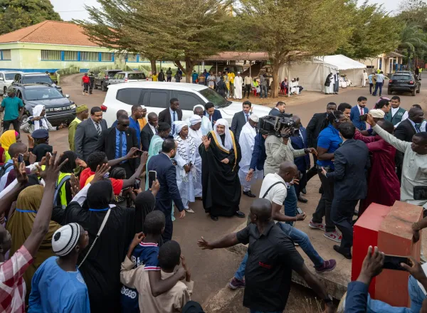Les programmes de lutte contre la cécité en Afrique de l’Ouest constituent une nouvelle initiative qualitative lancée par le Secrétaire général cheikh Mohammed Al-Issa