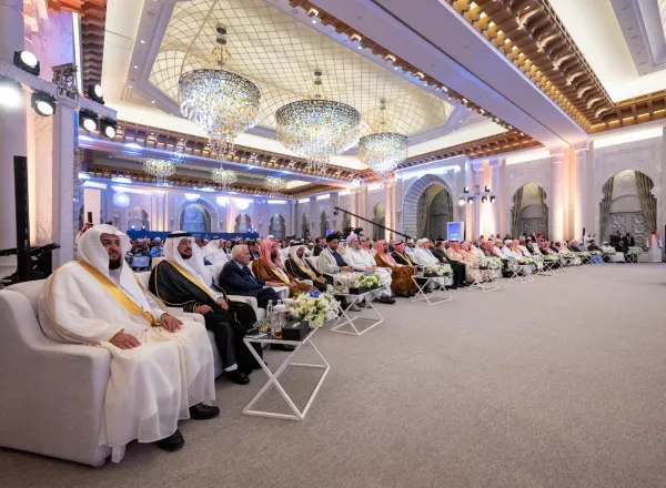 انطلاق أعمال النسخة الثانية للمؤتمر الدولي "⁧‫بناء الجسور بين المذاهب‬⁩ الإسلامية: نحو مؤتلفٍ إسلاميٍّ فاعِل"، برعايةٍ كريمةٍ من ⁧‫خادم الحرمين الشريفين‬⁩ -يحفظه الله-، وبحضور كبار عُلماء الأمّة الإسلامية بمُختلف مذاهبِهم وطوائفهم