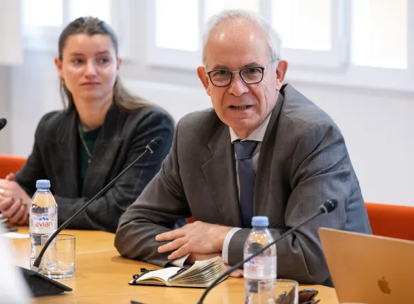 En réponse à une invitation officielle de l’un des principaux centres de réflexion et d’études de la capitale française, Paris :