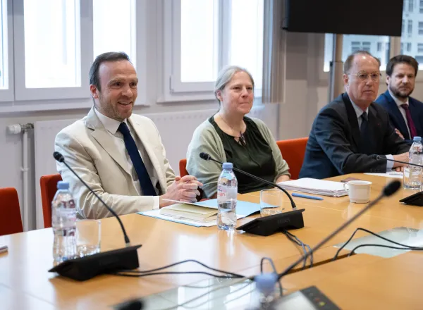 En réponse à une invitation officielle de l’un des principaux centres de réflexion et d’études de la capitale française, Paris :