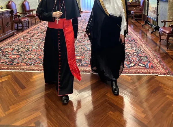 ‏رئيس الوزراء، أمين السر بدولة الفاتيكان، نيافة الكاردينال بيترو بارولين، يستقبل المستشار والمفوّض التنسيقي لـ ⁧‫رابطة العالم الإسلامي‬⁩ لدى الفاتيكان، معالي د. عبد العزيز سرحان