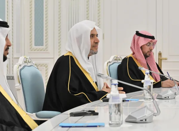 استقبلَ فخامةُ رئيسِ جمهورية كازاخستان، السيد قاسم جومارت توكاييف، اليوم في القصر الرئاسي بالعاصمة "أستانا"، معالي الأمين العام، رئيسَ هيئة علماء المسلمين، فضيلة الشيخ د. محمد العيسى