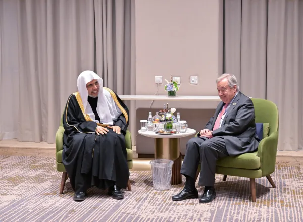 الأمينُ العامّ لرابطة العالم الإسلامي يلتقي الأمينَ العام للأمم المتحدة