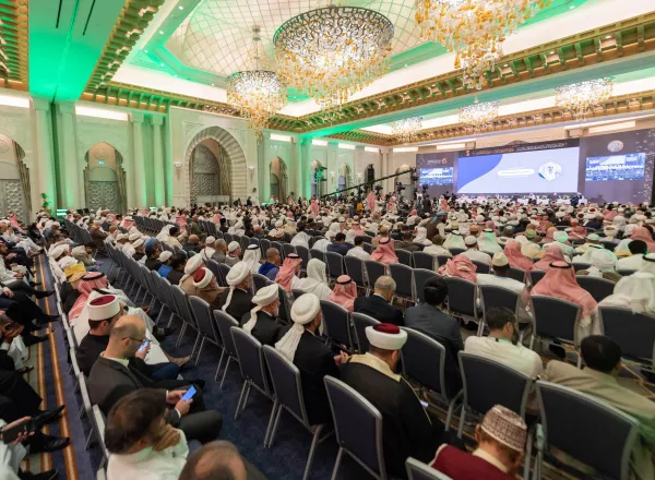 رابطة العالم الإسلامي تطلق تقريرها الدوري لمبادراتها وبرامجها حول العالم