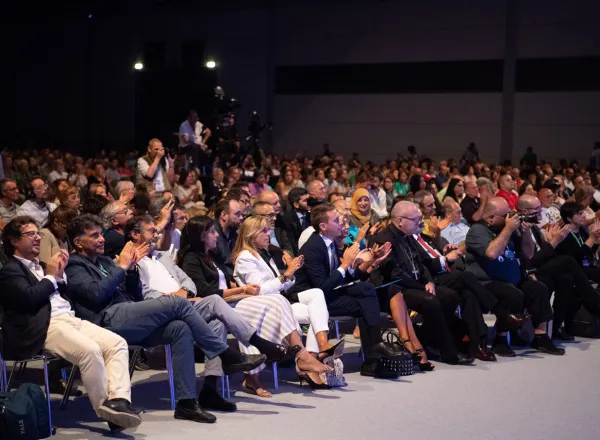La Ligue islamique mondiale a été choisie, en Italie,  pour parler au nom de la civilisation musulmane lors d'une réunion consacrée à « La construction de ponts de dialogue entre les civilisations»